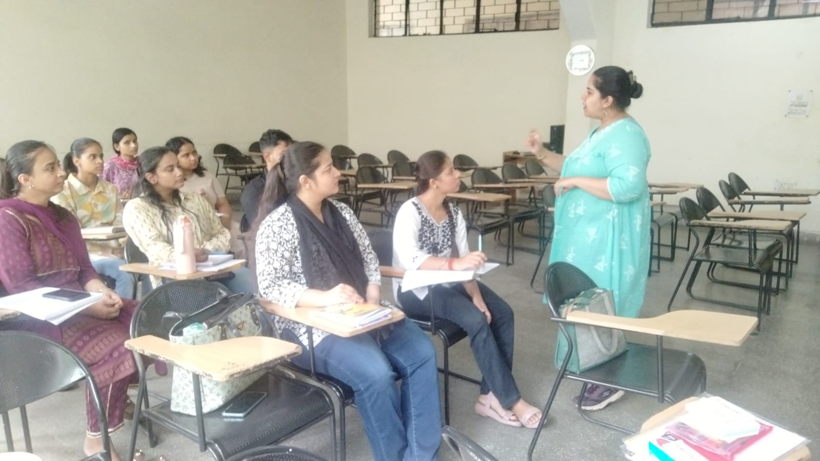LevelMinds teaching skills workshop at Guru Ram Dass College, photograph 3